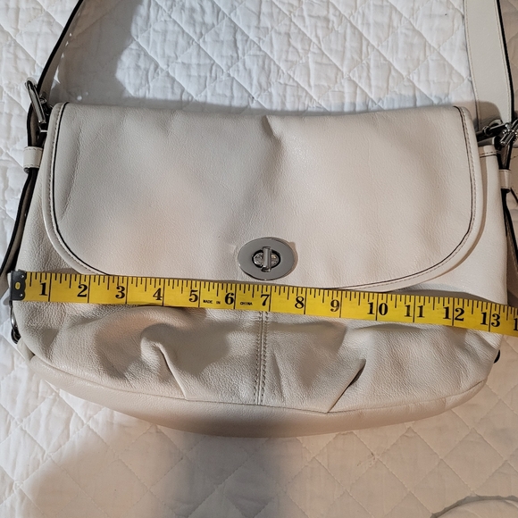 Coach 2 Way Beige Buckel Turn Lock Leather Crossbody...